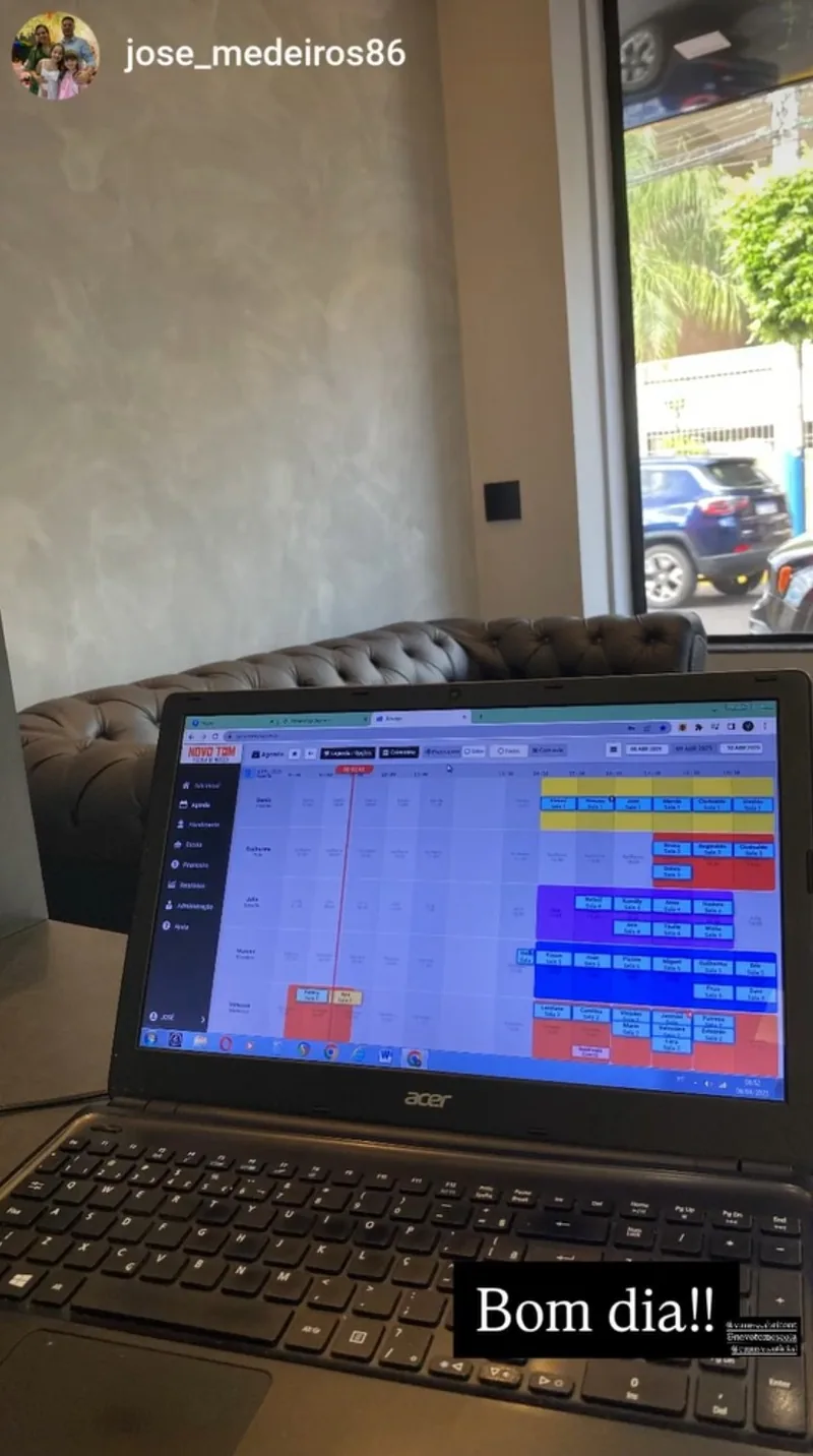 Escola de música usando a Emusys