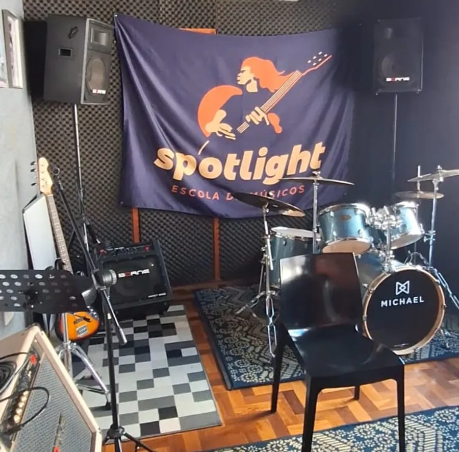 Spotlight Escola de Músicos