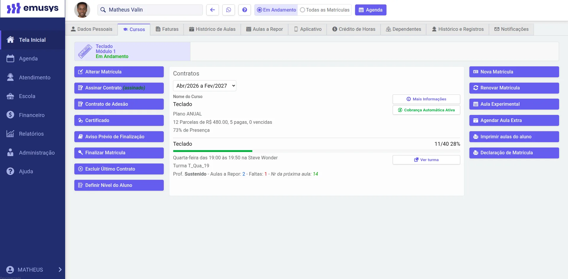 Perfil do aluno na Emusys, com curso, contrato, parcelas, presença e próximas aulas